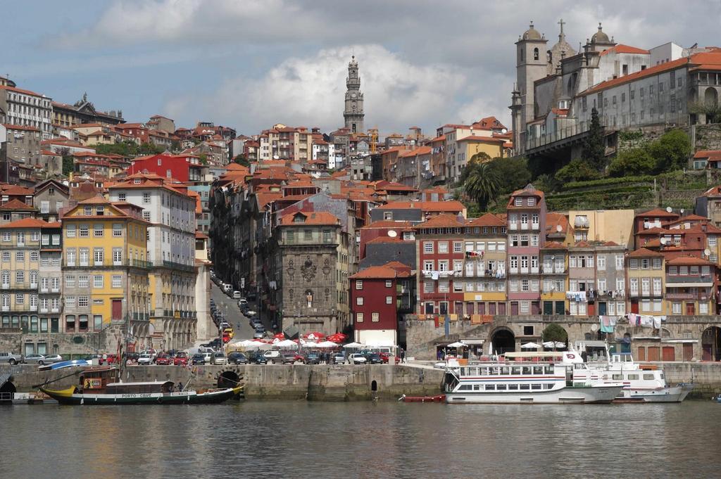 Oporto City And Beach Apartment Lavra Room photo